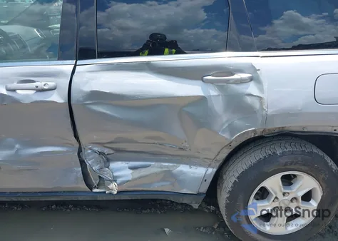 2016 Jeep Grand Cherokee Laredo z USA, uszkodzony, nr VIN 1C4RJEAG4GC391059